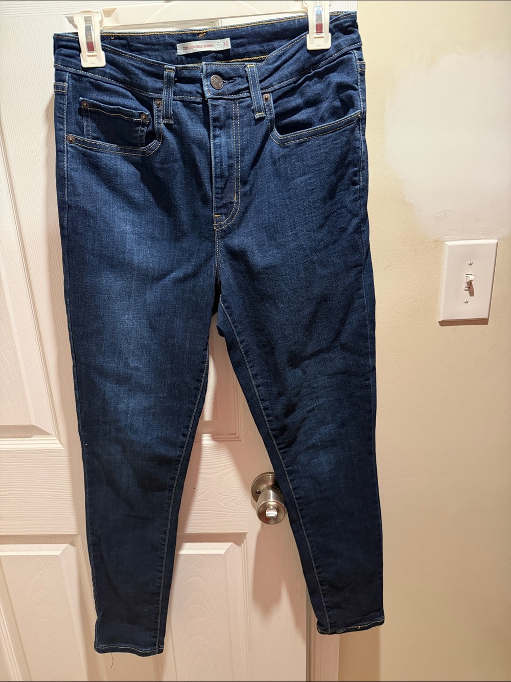 Levi's Women’s High Rise Skinny Jeans in Dark Indigo